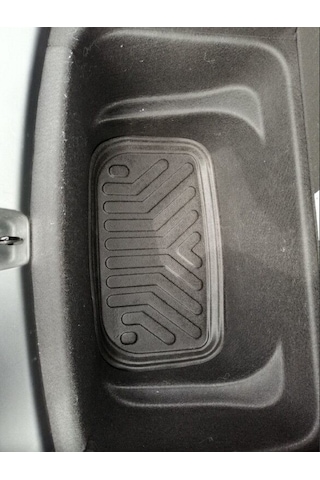 Tesla Model Y Juniper 2025 Sonrası Bagaj Havuzu Arka Alt Küçük