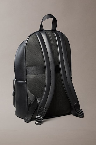 Calvin Klein Erkek Dokulu Fermuarlı Gözlü Sırt Çantası - Siyah Black