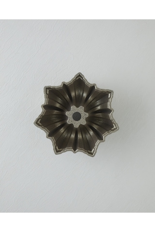 English Home Patisserie Clara Premium Döküm Yuvarlak Kek Kalıbı 24,5 Cm Şampanya Şampanya