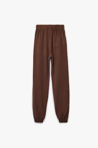 Koton Erkek Çocuk Beli Bağcıklı Viskon Karışımlı Jogger Pantolon Kahve