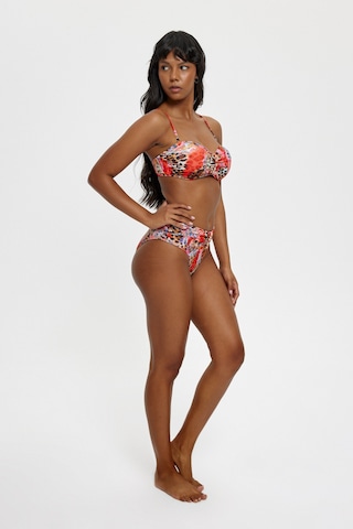 Louren Çıkarılabilir Askılı Boş Kaplı Desenli Straplez Bikini Takımı Kırmızı