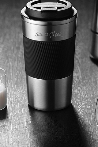 Tusah 304 Pazlanmaz Çelik 500 Ml Kaydırmaz Lastikli Termos Bardak Mug Isme Özel Tek Ebat Metalik Çok Renkli