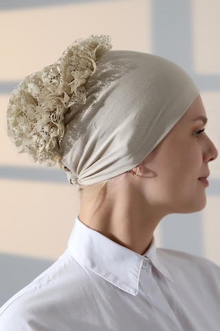 Kadın Fırfırlı Güpürlü Tesettür Topuz Bone - Krem Krem