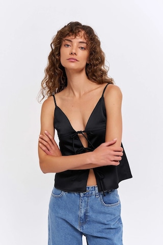 Ollacollection Fiyonk Detaylı Askılı Bluz Siyah