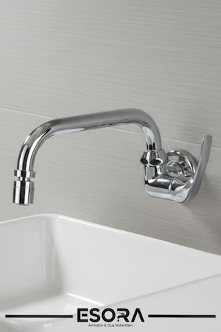Duvardan Tek Su Girişli Oynar Başlıklı Lavabo Musluğu Bataryası Krom