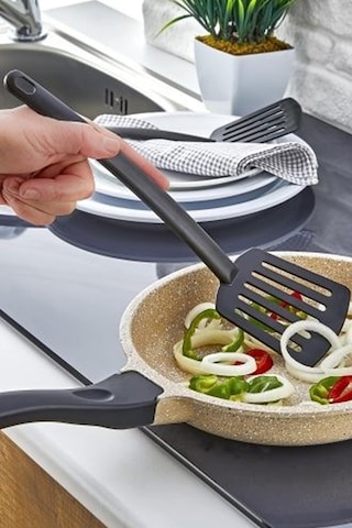 Pratik Yanmaz Yapışmaz Teflon Spatula- 220 Dereceye Dayanıklı Teflon Servis Kaşık 1 Adet Siyah