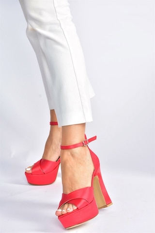 Fox Shoes Kırmızı Saten Kumaş Platform Topuklu Kadın Ayakkabı M348202504 Kırmızı