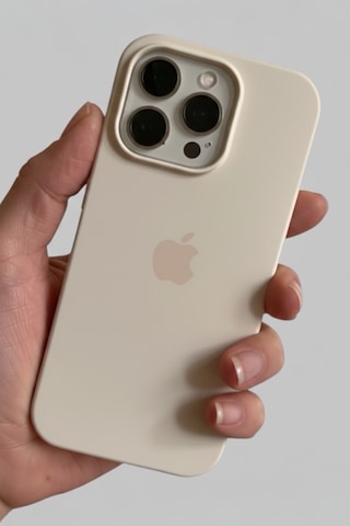 Iphone 16 Pro Max Uyumlu Kılıf Logolu Lansman Soft Yumuşak Içi Kadife Silikon Kapak Bej