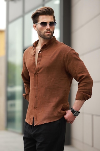Madmext Kahverengi Basic %100 Pamuklu Uzun Kollu Erkek Gömlek E6761 Kahverengi