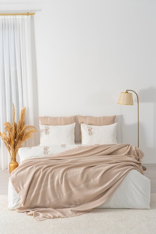 Amara Cappuccino Nakışlı Çift Kişilik %100 Pamuklu Nevresimli Pike Seti - 7 Parça Çeyiz Seti Cappuccino