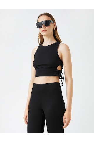 Koton Crop Atlet Pencere Detaylı Bisiklet Yaka Pamuklu Siyah 2sak10414ek Siyah