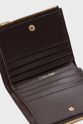 Calvin Klein Baskılı Logolu Çift Fermuarlı Katlanır Cüzdan Lv04f1161g0tk Bayan Cüzdan Lv04f1161g 0tk Kahve