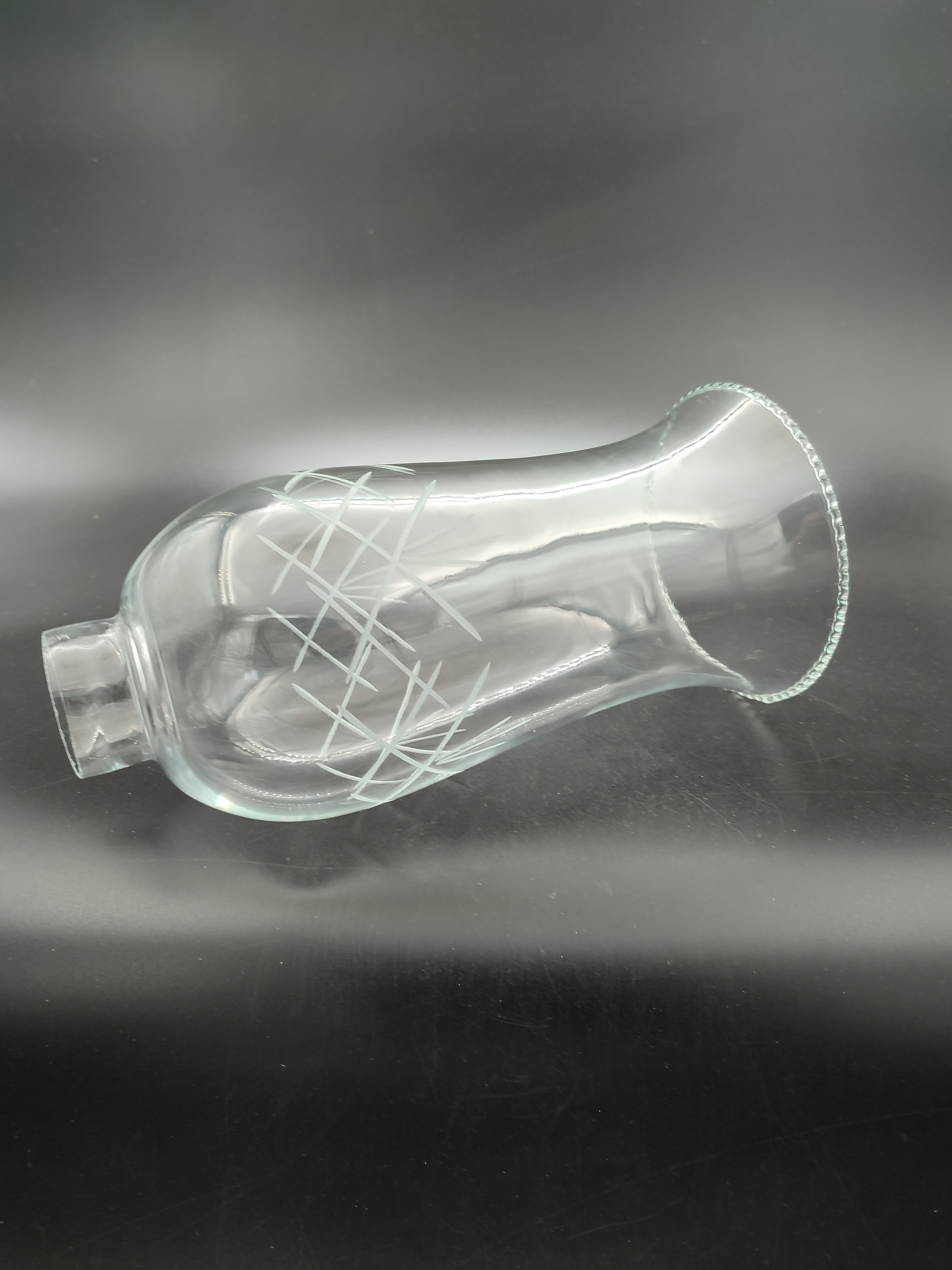 Lamba Camı.büyük,şeffaf Dekorlu E.14 Yuva :4.50cm-h:24.00cm Şeffaf