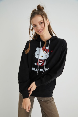 Hello Kitty Lisanslı Baskılı Kapüşonlu Oversize Fit Sweatshirt Renkli