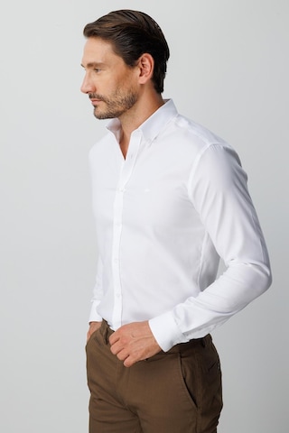 Igs Beyaz Slim Fit Dar Kalıp Klasik Yaka Düz Uzun Kollu Cepsiz %100 Pamuk Gömlek-20004 Beyaz