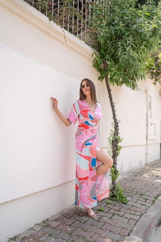 Alyn Wear Fuşya Desenli Yırtmaçlı Elbise