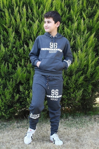 Fyk Kids 3'lü 96 Yazı Baskılı Kanguru Cepli Erkek Çocuk Takım Çok Renkli