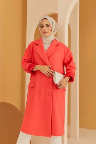 TrendMarfa Önü Düğmeli Kuşaklı Tesettür Kaşe Kaban Narçiçeği