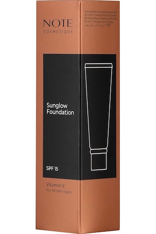 Note Cosmetics Sunglow 10 Işıltılı SPF15 Bronzlaştırıcı Fondöten