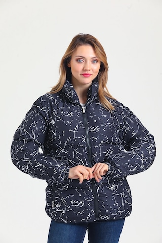 Kadın Dijital Baskılı Dik Yaka Mont Siyah