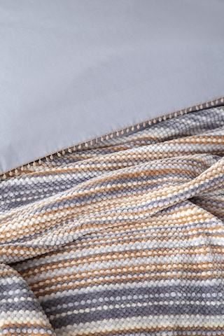 Çift Kişilik Lizbon Gri Yatak Örtülü Nevresimli Set Gri