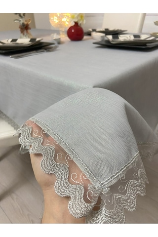 Dantel Detaylı Simli Dertsiz Masa Örtüsü Gri