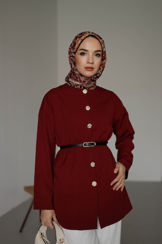 Moonsc Kadın Önü Düğme Detaylı Ve Kemerli Tesettür Ceket Bordo