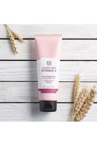The Body Shop Vitamin E - Yüz Yıkama Jeli 125ml