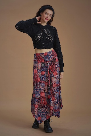 Kırmızı Etnik Desenli Biye Detaylı Asimetrik Kesimli Etek 001