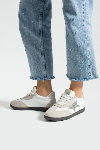 Tivana Kadın Sneaker Bağcıklı Yarım Yıldız Detaylı Spor Ayakkabı Nuvon - Beyaz Beyaz