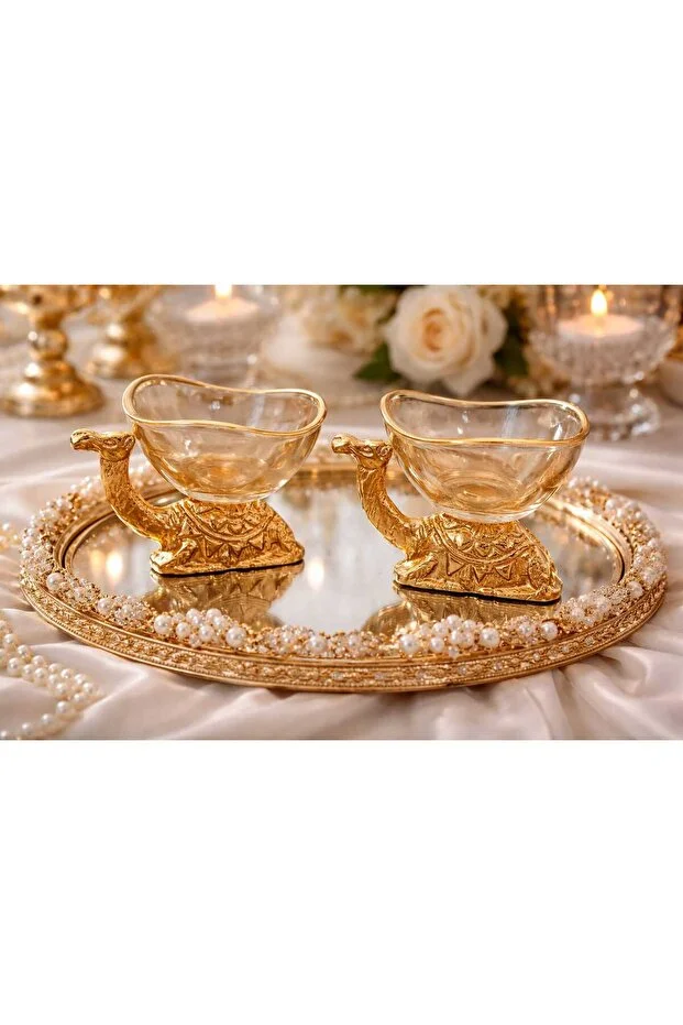 Banum Luxury Lüx Tasarım Gold Pirinç Metal Ve Cam Bolluk Ve Bereket Simgesi Deve Lokumluk Sarı
