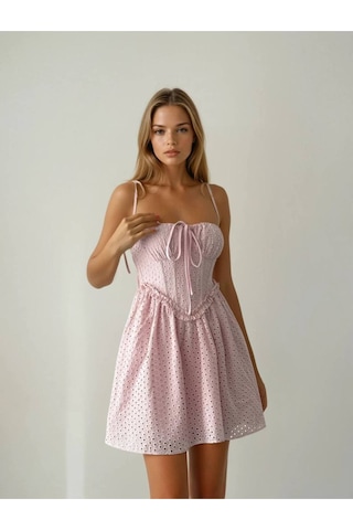 Fashion Cocktail İnce Bağcıklı Askılı Büstiyer Detaylı Göğüs Kısmı Büzgülü Delikli Brode Party Parti Elbise Pembe