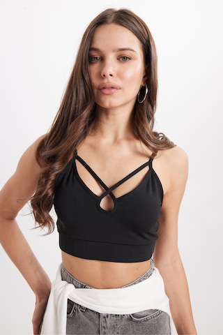 Tudors Kadın Slim Fit Dar Kesim Çapraz Bağlamalı Askılı V Yaka Siyah Crop -51182