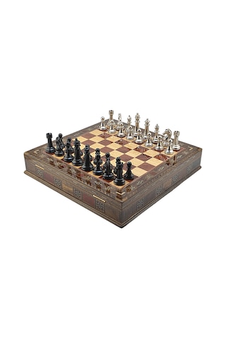 Gifthome Premium Black Metal Klasik Satranç Takımı Ve El İmali Masif Ahşap Sandıklı Gül Tahtası 38x38x6 Cm.