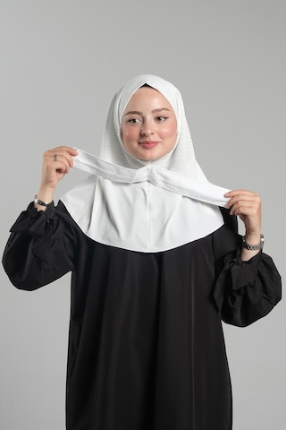 Hürrem Bone Krem Pratik Hazır Geçmeli Tesettür Eşarp Sandy Arkadan Çıtçıtlı Piliseli Hijab 2406 40 Krem