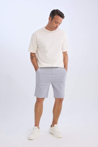 Defacto Regular Fit Beli Bağcıklı Dokulu Bermuda Şort D9451ax25spgr89 Gri