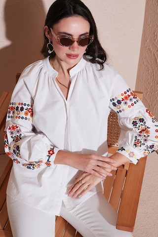 Lela Nakış Işlemeli Pamuklu Oversize Fit V Yaka Bayan Gömlek 676253 Ekru