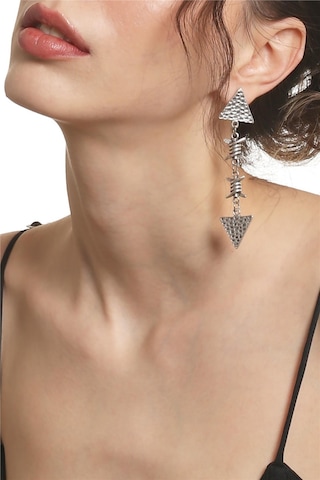 Kadın Antik Gümüş Kaplama Çivili Model Üçgen Parça Bağlantılı Tasarım Küpe Gümüş