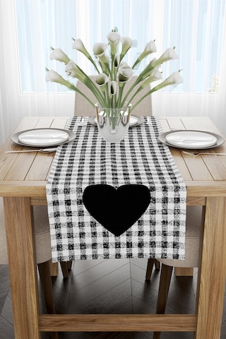 Siyah Beyaz Ekose Kalp Desenli Dijital Baskılı Runner Cgh1008-Rn