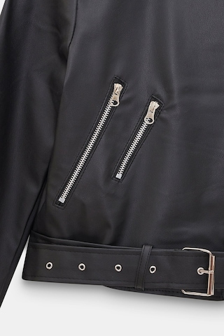Sââde Kadın Relax Fit Gömlek Yaka Kemerli Cepli Suni Deri Biker Crop Ceket - Fermuar Detaylı Siyah