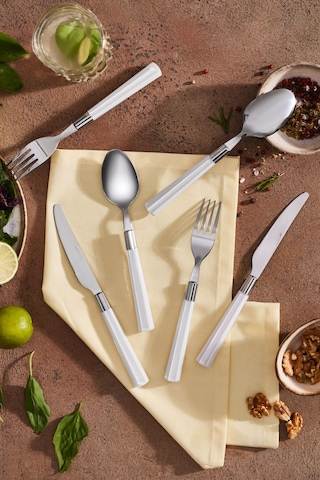 Karaca  Fluca Beyaz 6 Kişilik 18 Parça Çatal Kaşık Bıçak Takımı