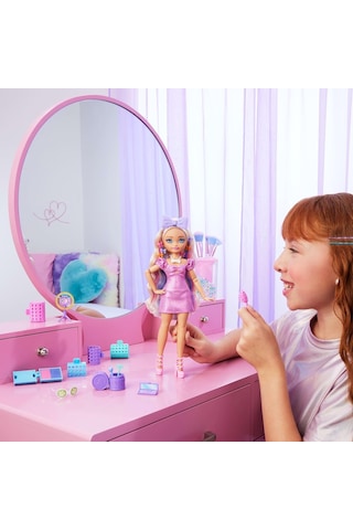 Ayrex Barbie Dream Besties Barbıe İle Hazırlan Şekillendirilmiş Saçlı Barbie 'malibu' Bebek, Sürpriz Saç Aksesuar