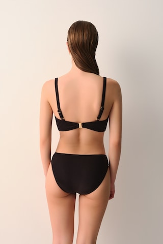 Suwen Karen Aksesuar Detaylı Üçgen Bikini Üst Sb26141920920 Siyah