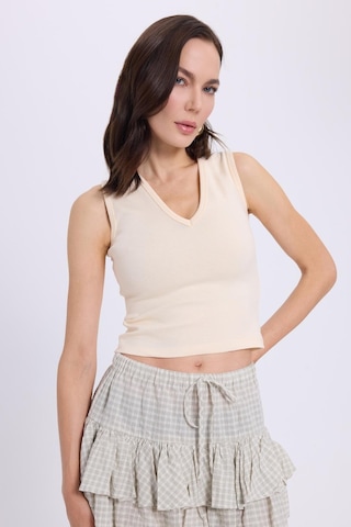 Tudors Kadın Slim Fit Dar Kesim V Yaka Sıfır Kol Pamuklu Ribanalı Bej Bluz-38840 Bej