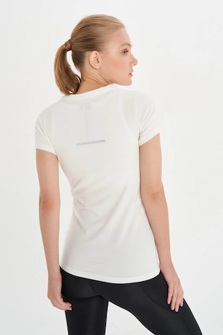 Hummel Kadın T-Shirt Beyaz 911306-9003 24Yw61000056 W610012 Beyaz