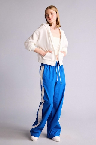 Defacto Cropped Fit Kapüşonlu Kalın Fermuarlı Sweatshirt Z7069az26auwt32 Beyaz-wt32