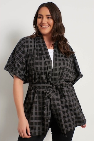 Kuşak Detaylı Örme Yelek