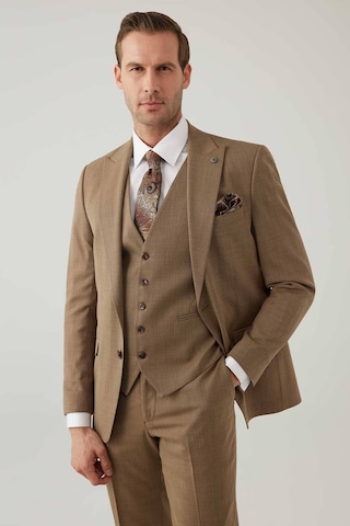 Erkek Bej Slim Fit Yelekli Sivri Yaka Takım Elbise