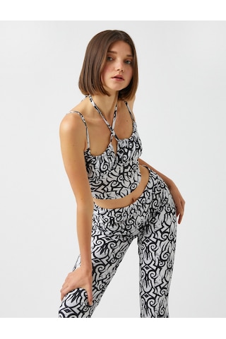 Koton Crop Atlet Pencere Detaylı Desenli Siyah Desenli 2sal30237ık 2SAL30237IK9D9 Siyah