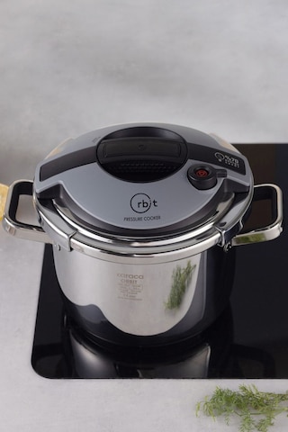 Karaca Orbit İndüksiyon Tabanlı Düdüklü Tencere Seti 6+8 Lt Siyah